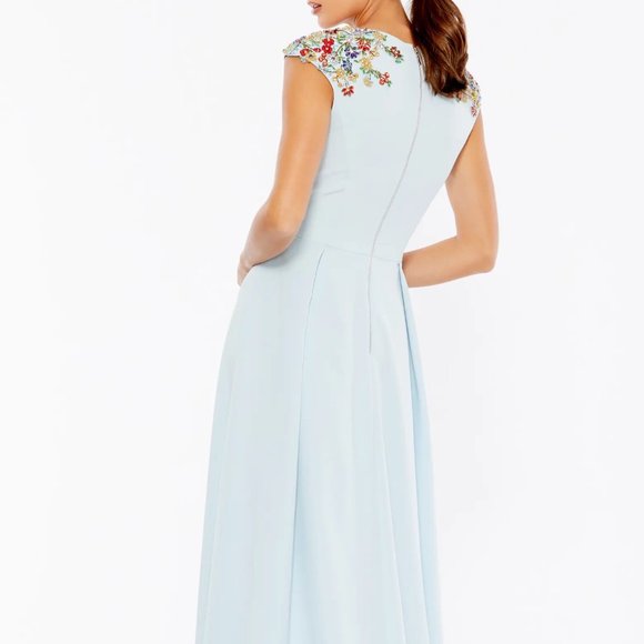 IEENA for MAC DUGGAL Plunge Neck Empire Waist Baby Blue Beaded Shoulder Gown - Picture 2 of 9